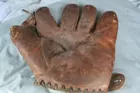 BOBBY DOERR MODEL BASEBALL GLOVE