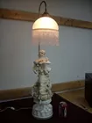 PORCELAIN FIGUREINE LAMP