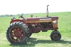 Farmall 560 gas tractor  NF * Braun and Helmer