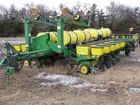 John Deere 7200 16R30 Planter