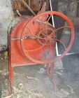 LYN LIECHTY AUCTIONS  International Corn Sheller