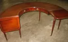Horseshoe desk, Side table