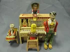 1945 The Dog Patch 4 Tin Wind-up