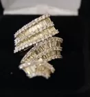 4ct Diamond Ring in 18 kt white gold