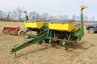 JD 7000 planter