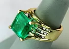 8.63 carat Emerald plus 30 diamonds
