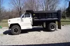 1988 Ford F-700 dump truck 5 spd auto