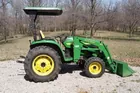 John Deere JD 4610 tractor w/ Loader