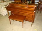 NICE MAHOGANY SPINET PIANO BY GABLE