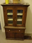 Childs Hutch