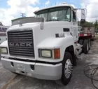 2001 Mack Model CH613 Twin Screw Road 