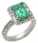 18K Ring w/Emerald & Diamonds