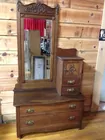 Gentleman's Dresser w/Hat Box