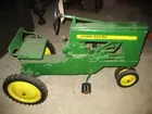 JOHN DEERE PEDAL TRACTOR