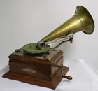 Universal Talking Machine Mfg. Co. w/ Horn