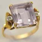 18K Ring w/Amethyst & Diamond Chips