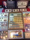 81) 25 coin displays