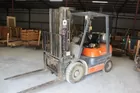 Nice ’98 TOYOTA FORK TRUCK Lift