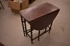 Drop leaf sm. table