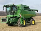 John Deere S550 Combine