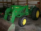 John Deere 1520 gas tractor w/ loader