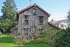 A 2-Story 4-Bedroom House w/ Barn On 0.82 Acres