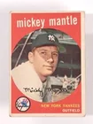 Lot# 261 - 1959 TOPPS MICKEY MANTLE #10