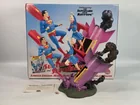 DC DIRECT SUPERMAN & SUPERGIRL STATUE