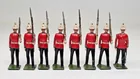 SET OF 8 VINTAGE BRITAIN LEAD SOLDIERS W/ OFFICER 