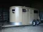 2 horse with dressing room