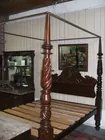 EARLY 1800s QUEEN SIZE PLANTATION CANOPY BED