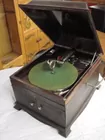 VICTOR VICTORLA MAHOGANY RECORD PLAYER